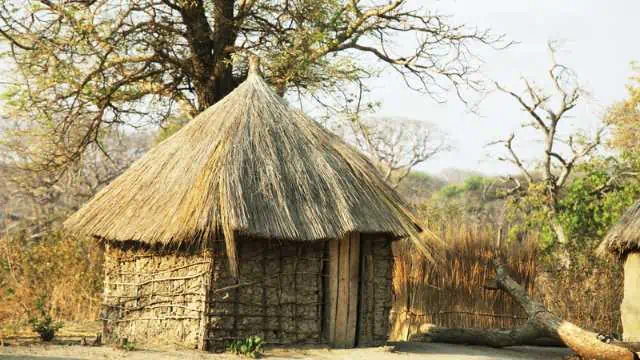Seeing a rich man living in a hut in a dream