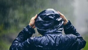 Dreaming of Being Rained On: 14 Biblical Meaning