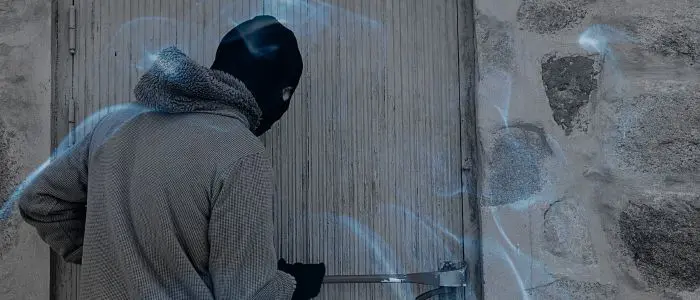 Dreaming of a thief breaking into your house